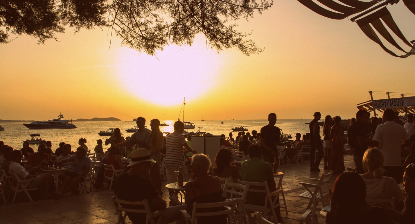 Кафе дельмар. Cafe del Mar Ибица. Cafe del Mar Ibiza закат. Cafe del Mar Ибица фото.